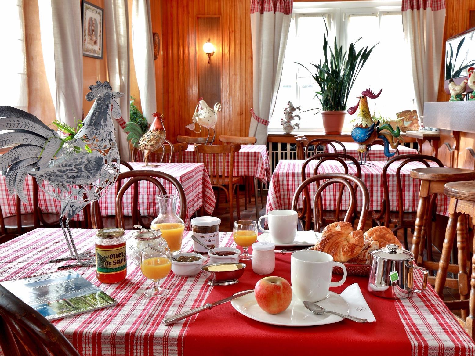 Logis Hotel & Restaurant Des Lacs Celles-sur-Plaine Екстер'єр фото