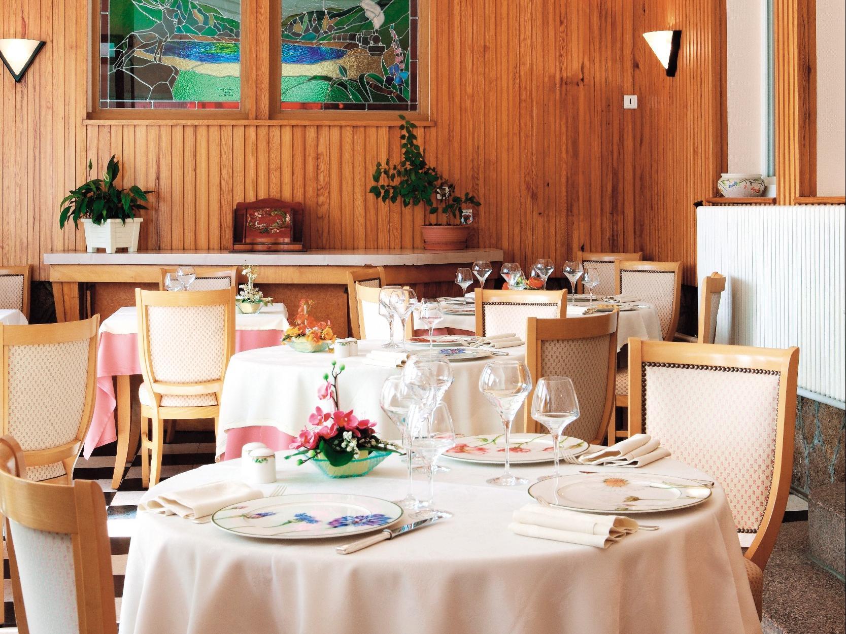 Logis Hotel & Restaurant Des Lacs Celles-sur-Plaine Екстер'єр фото