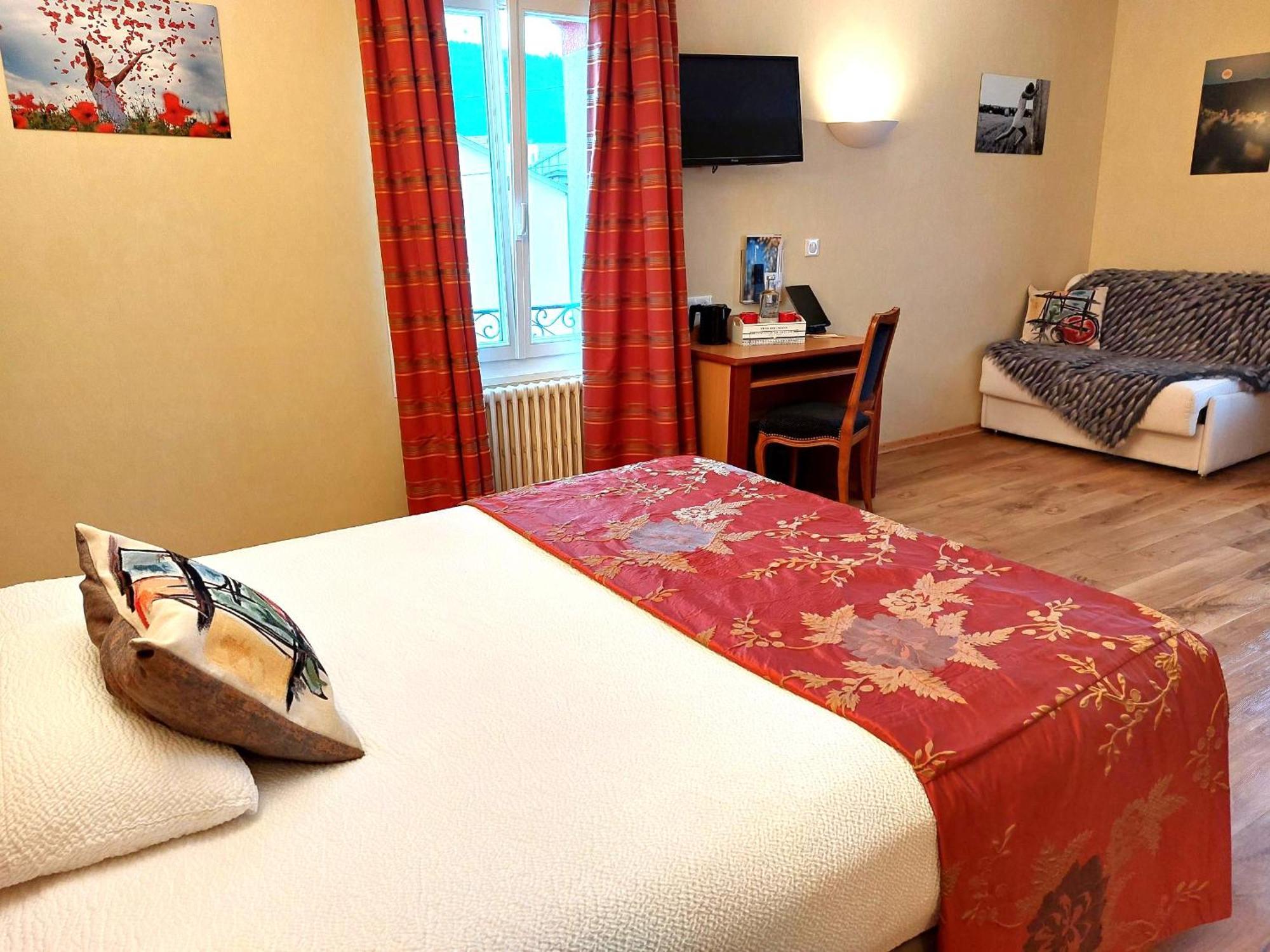 Logis Hotel & Restaurant Des Lacs Celles-sur-Plaine Екстер'єр фото